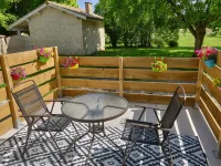 Chambres d'Hôtes Château Pierre de Montignac Hotels in Saint-Seurin-de-Cadourne