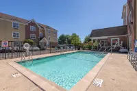 Residences at International Place - piscina