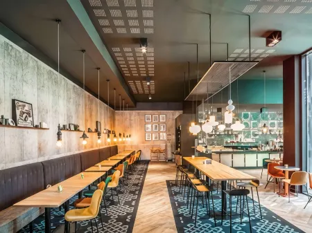 ibis le Mans Centre Gare Nord 3 stars Отели рядом с достопримечательностью «Home of Adam and Eve»