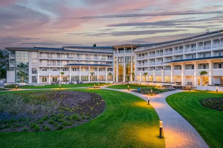 Mövenpick BalaLand Resort Lake Balaton Отели в г. Балатонфелдвар