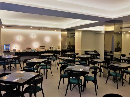 Apulia Praia Hotel Отели в г. Апулия