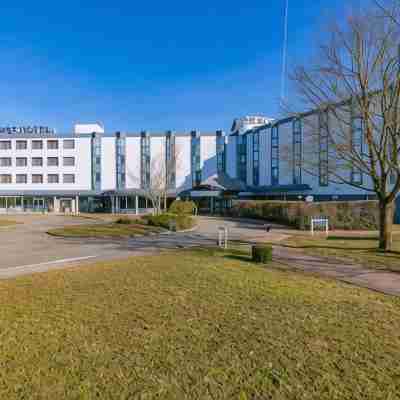 Mercure Lyon Est Villefontaine Hotel Exterior