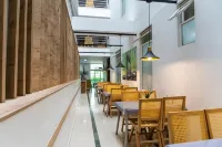 โรงแรมอัลคาราวันเมเดลลิน - พร้อมอาหารเช้า