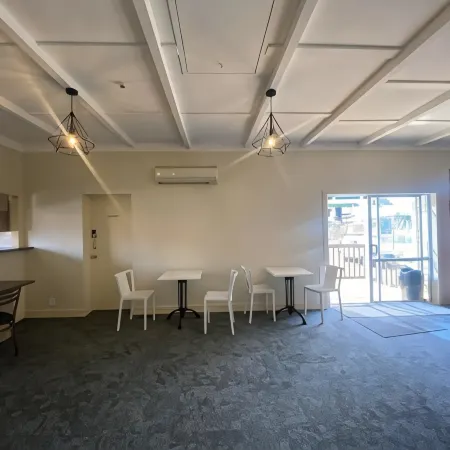 Airport Westney Lodge Отели рядом с достопримечательностью «Мангер»