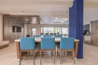 Holiday Inn Express & Suites College Station
