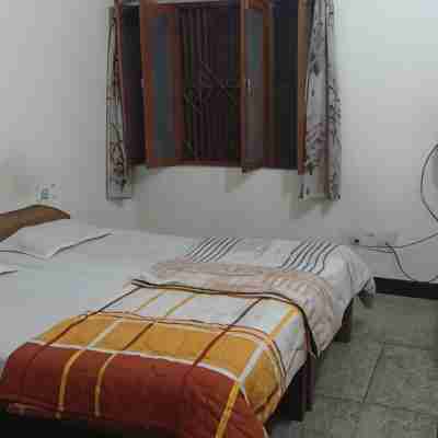 Hotel Yogi Lodge Rooms