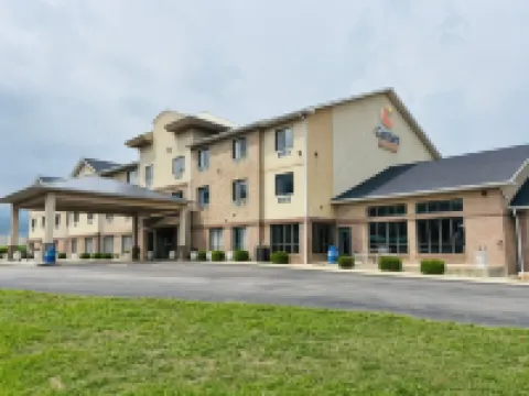 普利茅斯舒適套房酒店 - 近 US-30 馬歇爾縣酒店