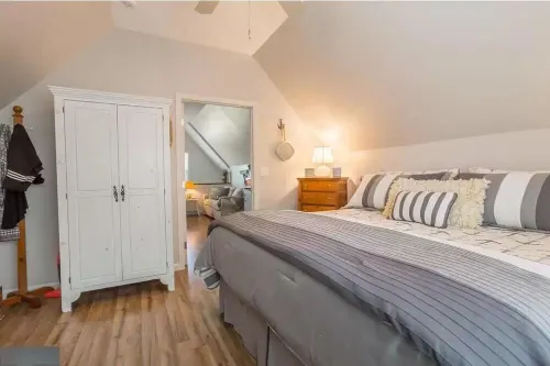 Spacious Home Close to the Beach and Bay - 5 bedroom w/Separate In-Law Suite!