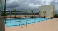 Li Hua Hotel Bintulu - ที่มีสระว่ายน้ำ