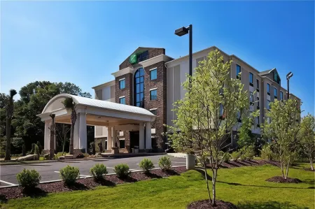 Holiday Inn Express & Suites ATLANTA SOUTHWEST-FAIRBURN by IHG