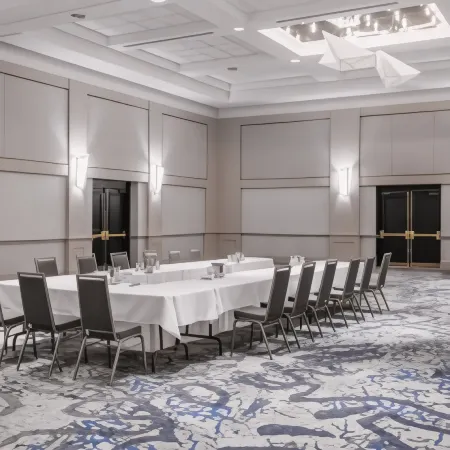 Delta Hotels St. John's Conference Centre Отели рядом с достопримечательностью «Мемориал Юниверсити оф Ньюфаундленд»