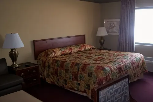 Days Inn & Suites by Wyndham Caseyville