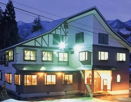 Pension Wakai Отели рядом со станцией JR Urasa station