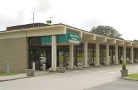 Britannia Leeds Bradford Airport Hotels near Meanwood Park Cafe