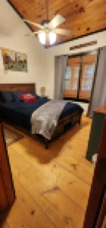 The Treehouse Retreat - Hot Tub & Fireplace.  Pet Friendly!