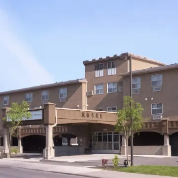 Super 8 by Wyndham Saskatoon Near Downtown