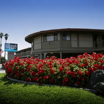 Sands by the Sea Motel