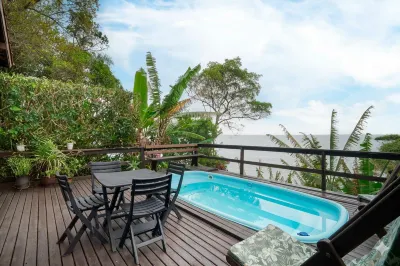 House w/ Ocean View, Pool and Beach Access Ize0016 Hotels near Jurere Beach