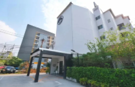 Blu Monkey Boutique Bangsaen Hotels near Bangsaen Aquarium