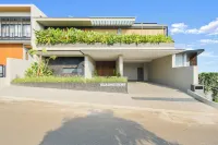 Dago Escape Villa by Kozystay - Bandung
