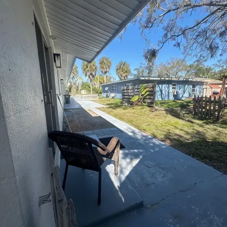Charming 2-bedroom apartment in fantastic Bradenton with AC, WiFi