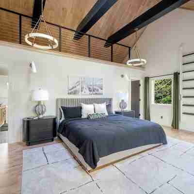 NEW-Stowecation-Lux 5bd-Hot Tub-Sauna-Game Room Rooms