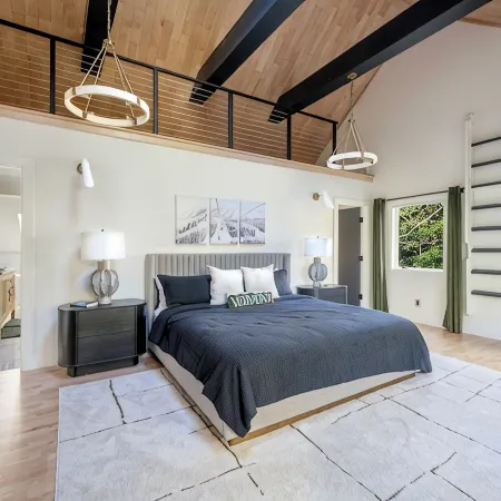 NEW-Stowecation-Lux 5bd-Hot Tub-Sauna-Game Room
