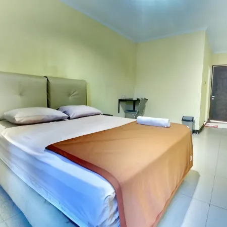 Cozzy Quint Hotel