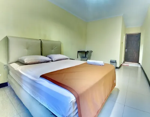 Cozzy Quint Hotel