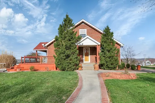 Pickle Hill - pool, pickleball court, sauna, near Hocking Hills, sleeps 10!
