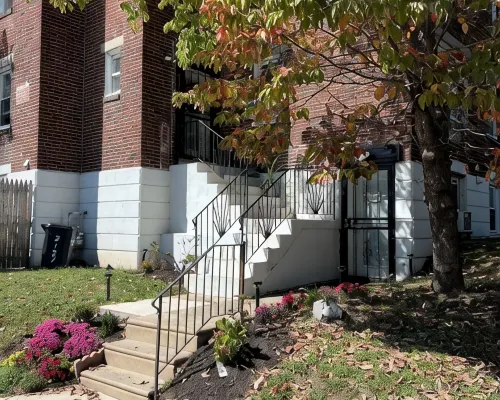 STUDIO apt.  nightly or monthly stays with washer, dryer, work space and WiFi Hotels near Cliveden