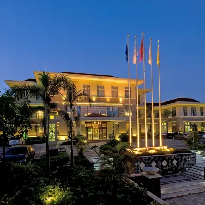 Xinhe Resort Hotels near Hekoubei Railway Station