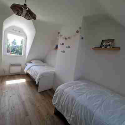 Renovated, detached belle-illoise family home, 3 bedrooms, sleeps 9 Rooms