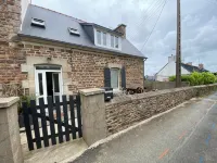TY Louis  for 4 Persons above Loguivy Harbour and Beach