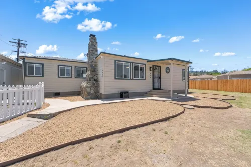 4-bedroom house in charming El Cajon with AC, WiFi