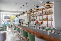 Anthea Hotel Apartments - bar