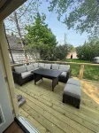 Modern Family Retreat Near Beach, Downtown. Private Backyard Indoor-Outdoor Deck