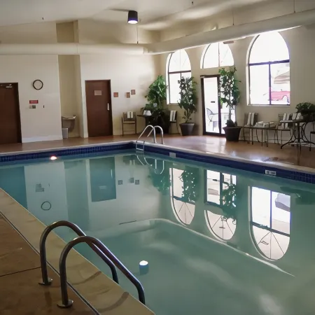 Best Western Grande River Inn  Suites