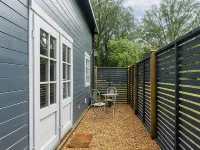 Walliswood Lodge - Rural Retreat - Newly converted, Wood Burner, Air Con, wi-fi Hotels in Dorking