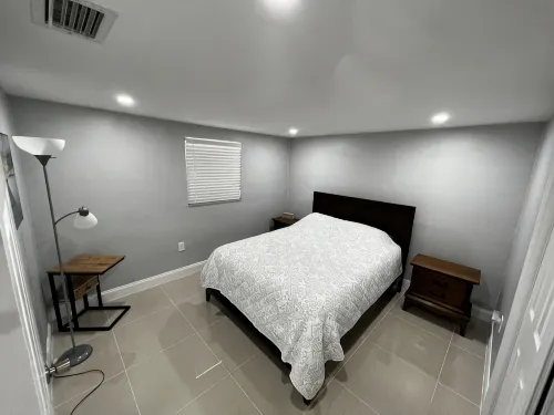 Cozy,comfy and clean 2 bedroom/one bath apartment - Apartments