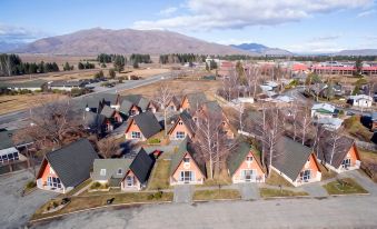 Mountain Chalets Motel