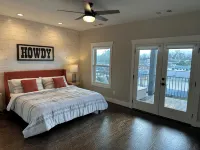 Brand New Spacious 5-bedroom house in awesome Downtown Blue Ridge.