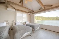 "COVE KAWANA" Shabby Chic Izu Ocean Front Villa - ติดทะเล
