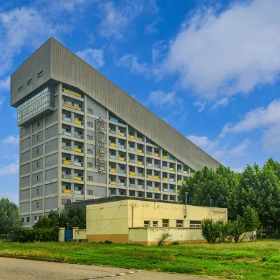 Qiaobo International Conference Center Hotels near Niulanshan Railway Station