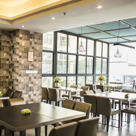 Kaiyang Tianping Hotel (High-speed Railway Station Jinhu Center)
