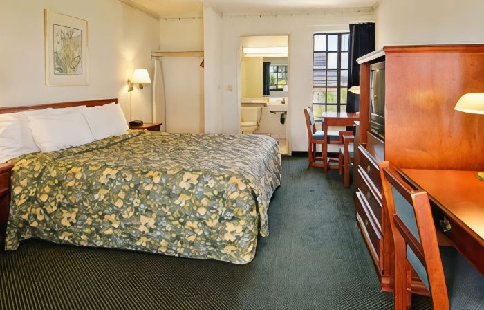 Days Inn by Wyndham Orange Anaheim