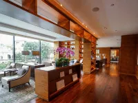 White Swan Hotel - 5-Star