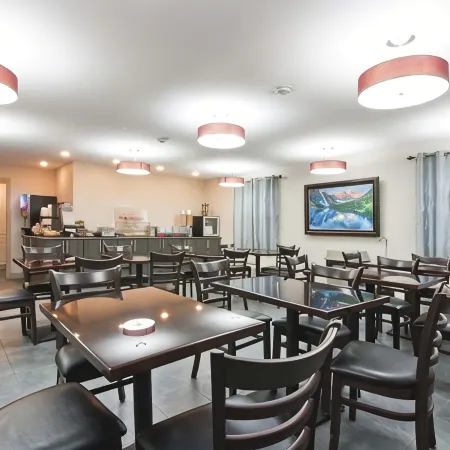 Travelodge by Wyndham Kindersley