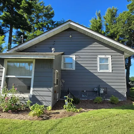 Relaxing Taylor Lake Retreat directly on the Chain of Lakes