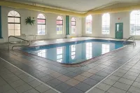 Quality Inn & Suites University Area - Pools